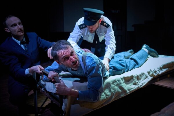 Hangmen – Tower Theatre, London