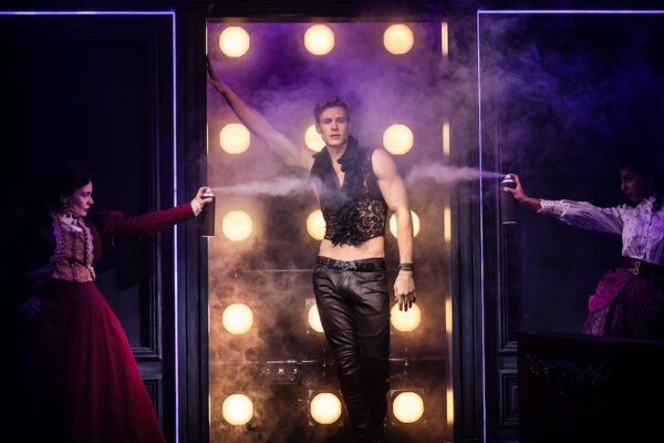 Dracula, A Comedy of Terrors – Menier Chocolate Factory, London