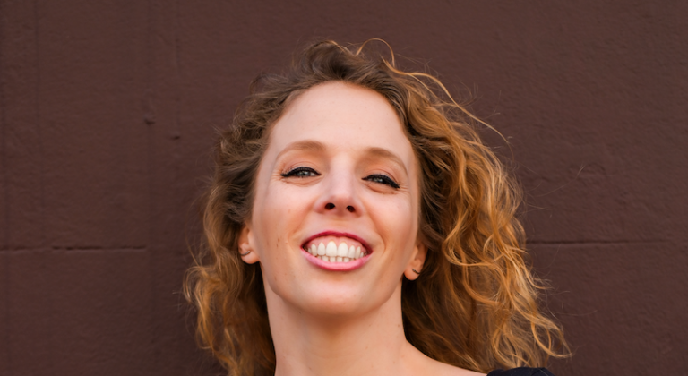 Camden Fringe 2026: Renée Rossi: God Bomb – Hens & Chickens, London